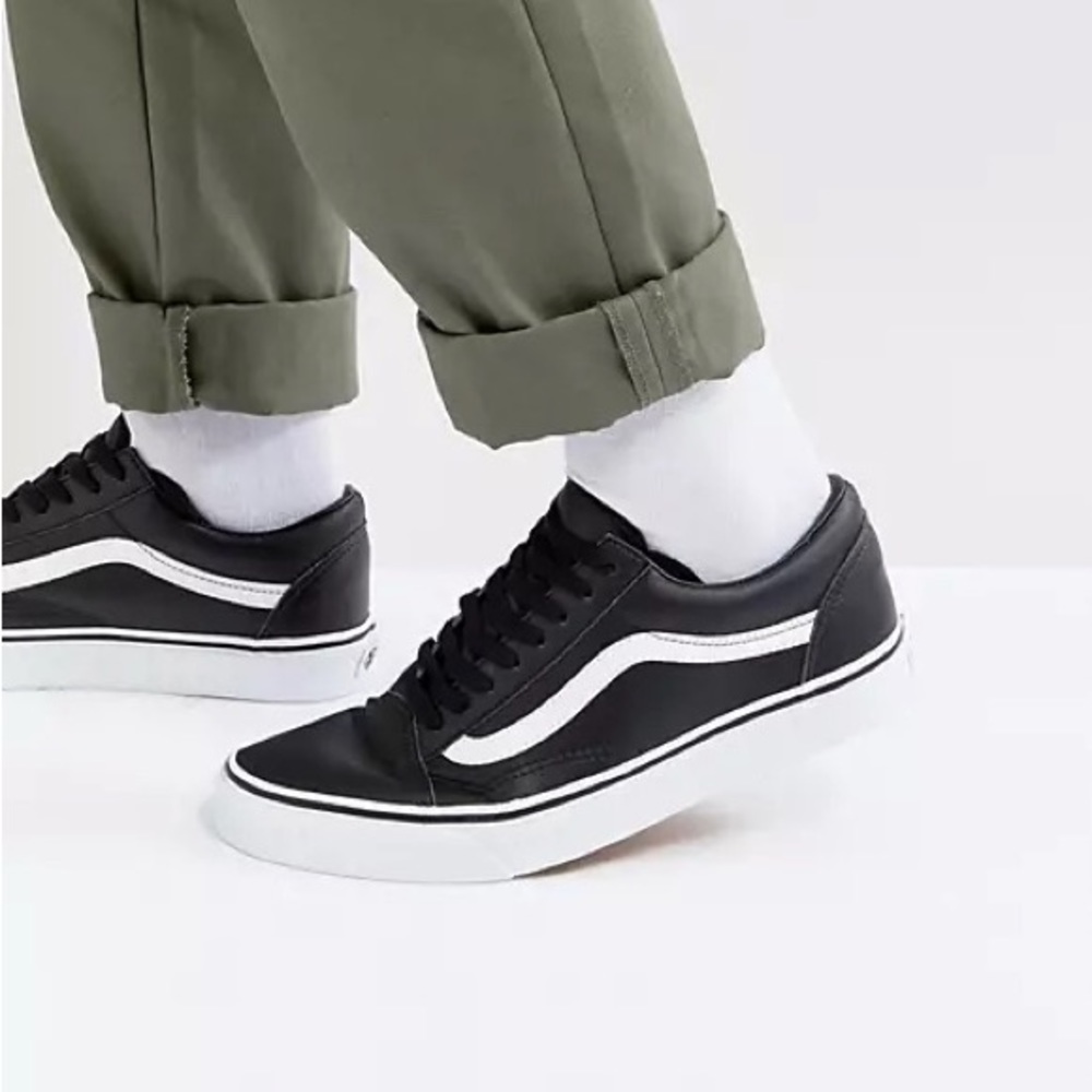 Vans Old Skool Leathers Sneakers in Black Unissex